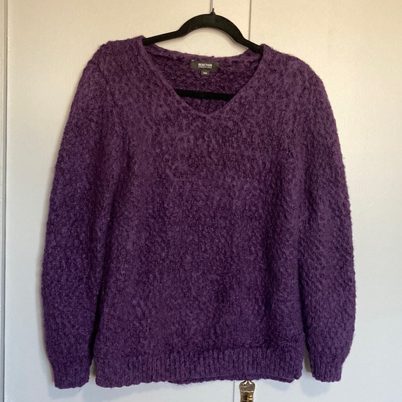 2 for $25 | Beautiful and warm Reaction Kenneth Cole Sweater - Picture 1 of 6